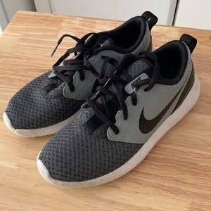 Nike Golf Shoes Boys Size 4